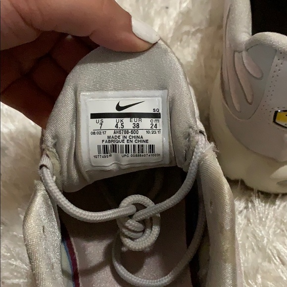 Women’s Nike Air Max Plus LX Velvet shoe - Picture 4 of 4